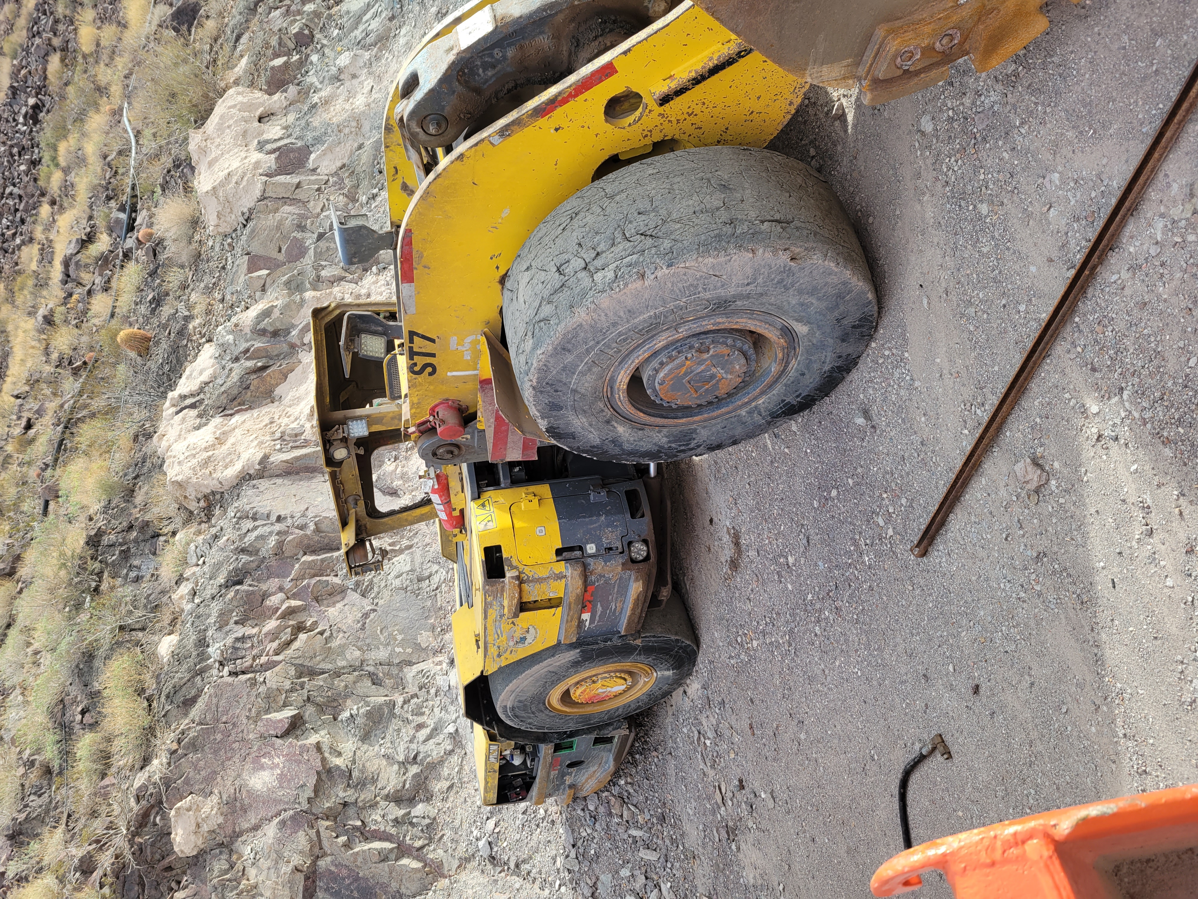 Two Underground 4 Yard Loader – Epiroc, Model ST7 - Photo 7